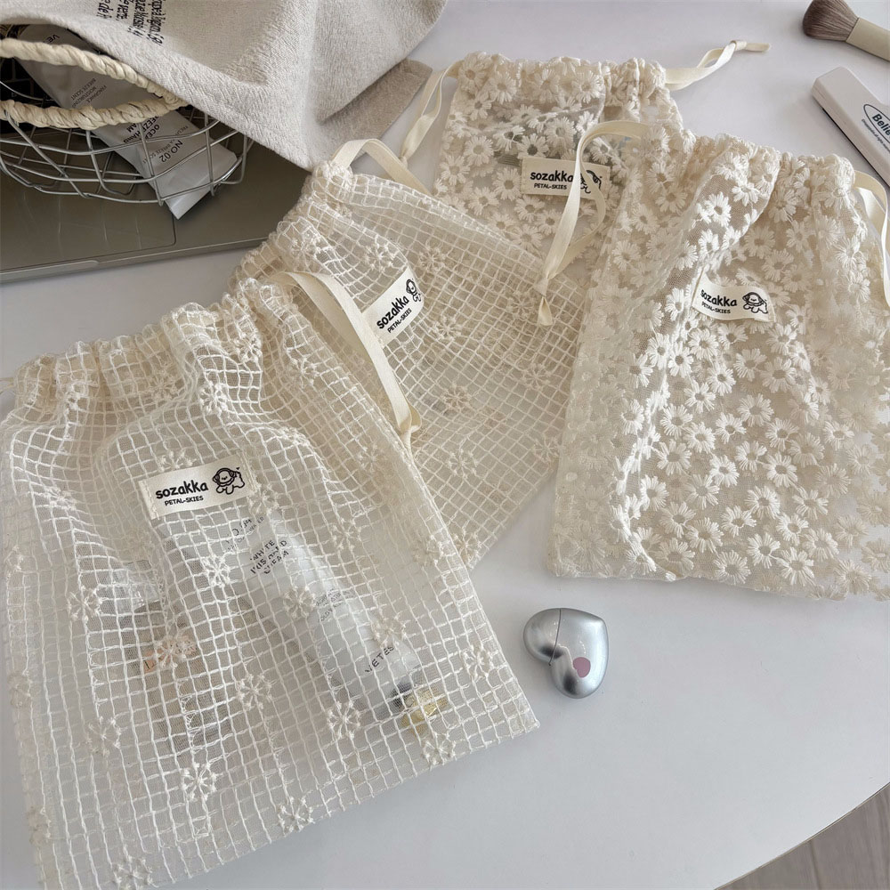 Travel Z - Lace Embroidered Daisy Mesh Drawstring Makeup